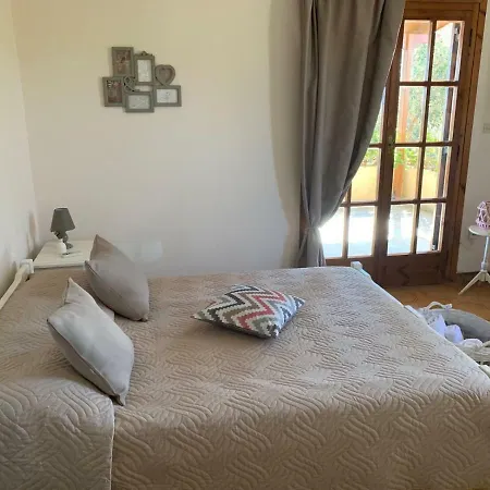 Vravrona Family House *